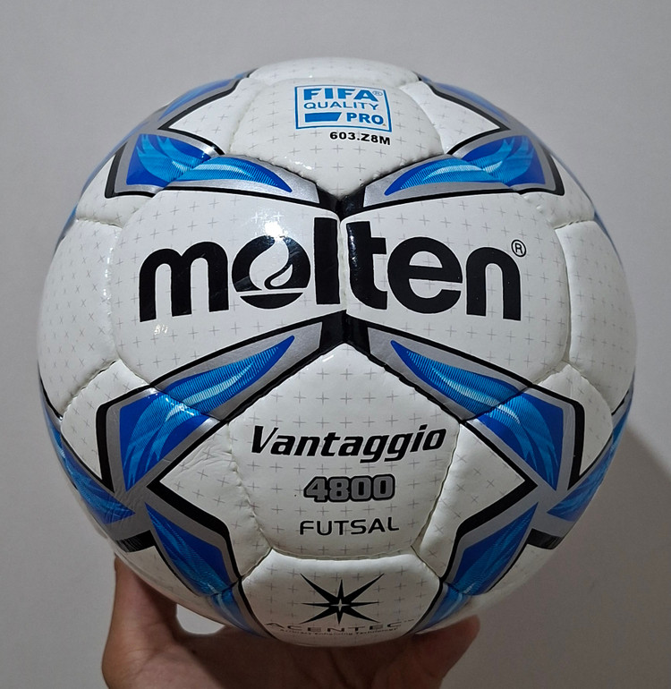 توپ فوتسال سایز 4 مولتن F9V4800