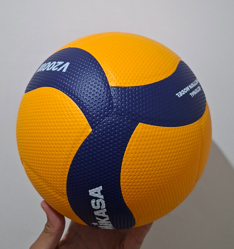 توپ والیبال میکاسا v200w تایلندی اورجینال